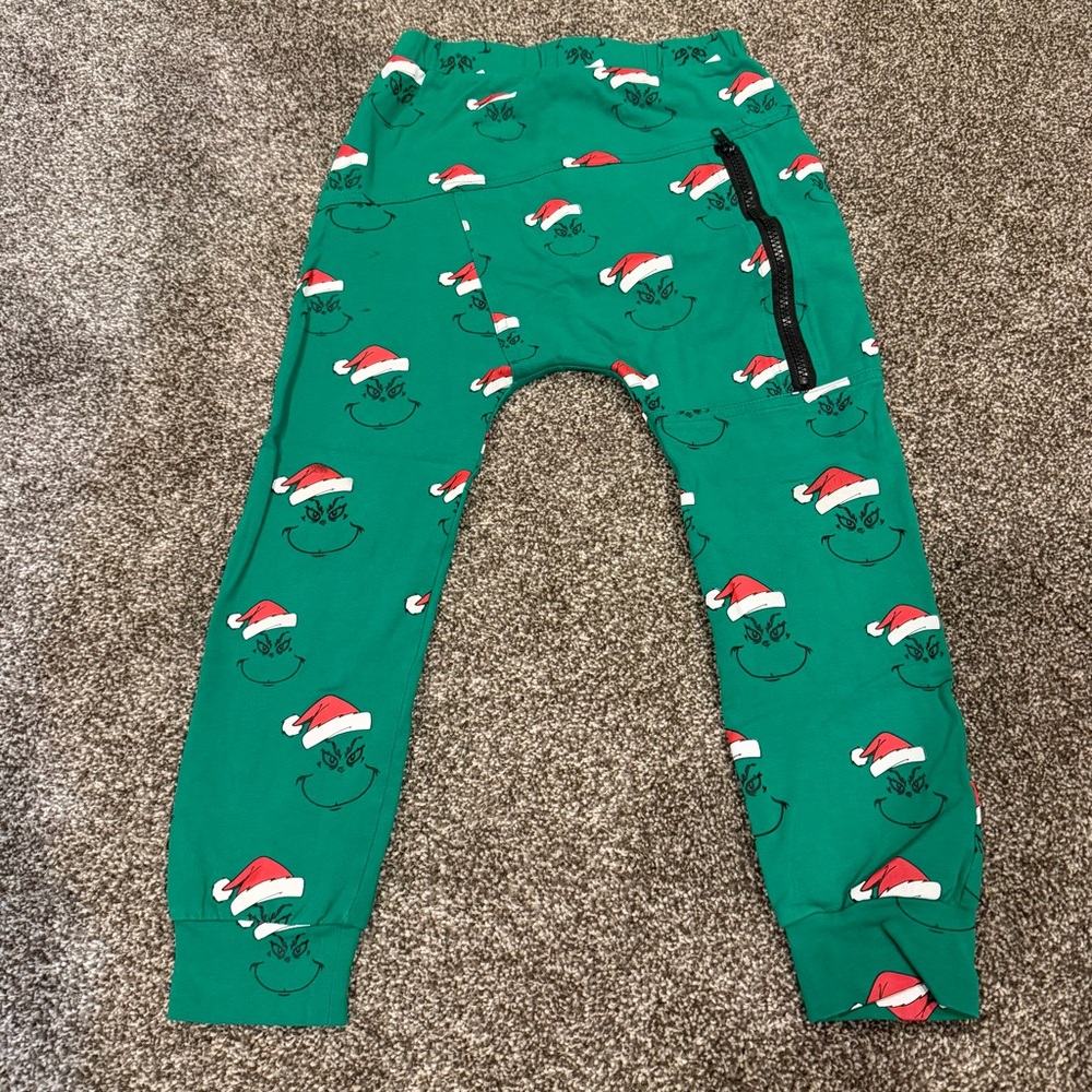 Posh Kiddos Grinch size 7 jogger pants.